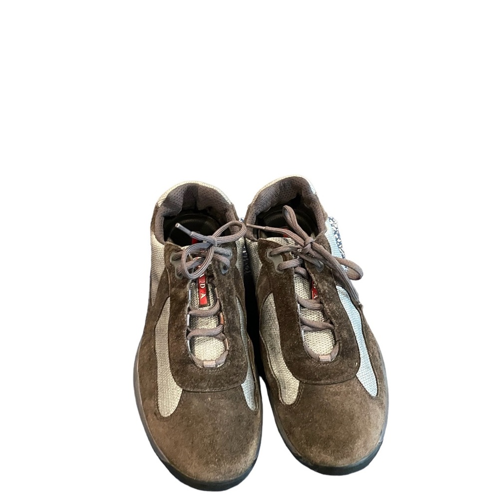 Pradas Americas Cup in gray suede